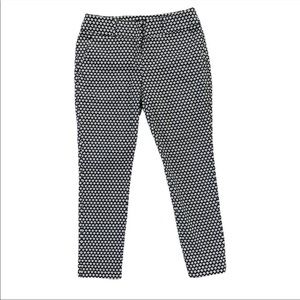 {Ann Taylor LOFT} Size 4 Skinny Pants White Black Geometric Pockets Cropped